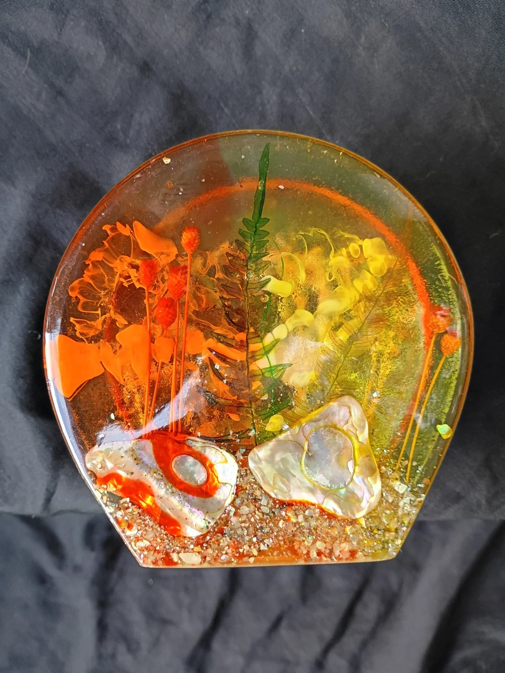 Vtg MCM Mid Century Colorflo Lucite Pressed Flowers and Shell Napkin Holder